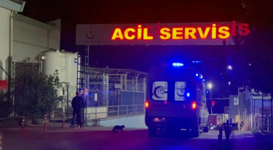 Öğrenci servisiyle otomobilin çarpıştığı kazada 2 kişi öldü, 8 kişi yaralandı