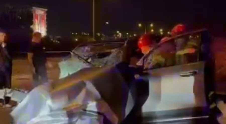 Bursa ters yönde giden cip sürücüsü, tırla çarpıştı! Araç hurdaya döndü