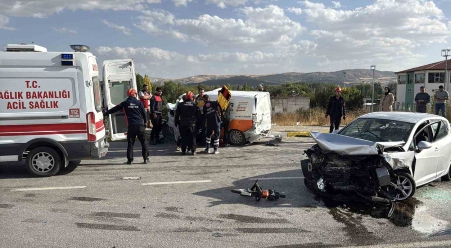 Sivas'ta feci kaza: 1 ölü, 4 yaralı