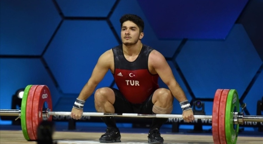 Milli halterci Muhammed Furkan Özbek, dünya şampiyonu oldu