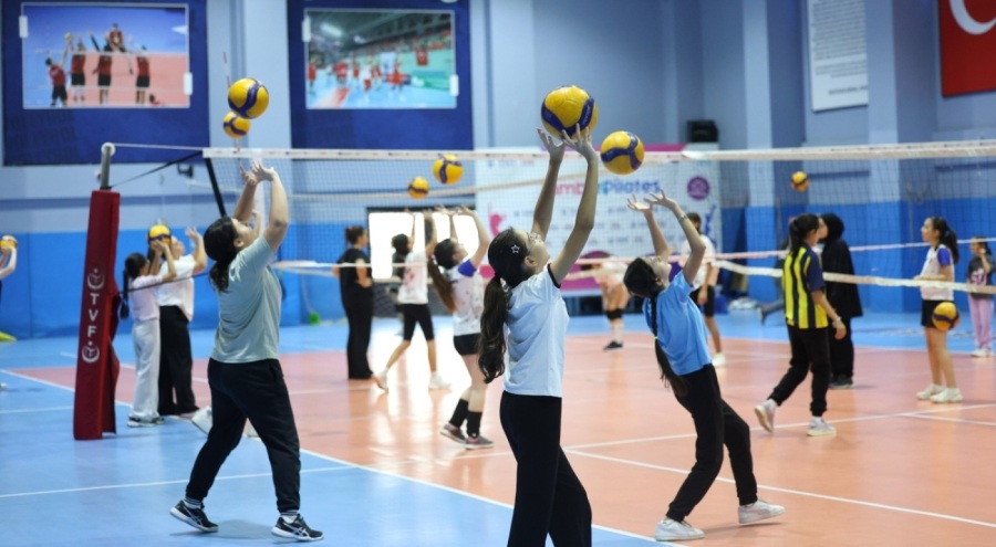 Büyükşehir Belediyesi, 2025-2026 Kış Spor Okulları eğitimlerine başladı