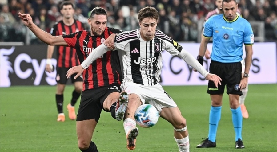 Milan, Juventus'la golsüz berabere kalarak liderliği Napoli'ye kaptırdı