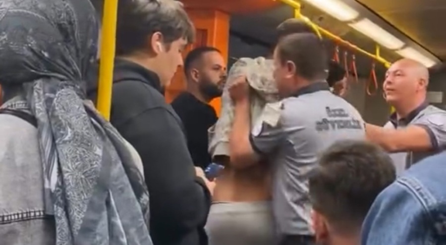 Bursa metrosunda yolcu kavgası seferi durdurdu