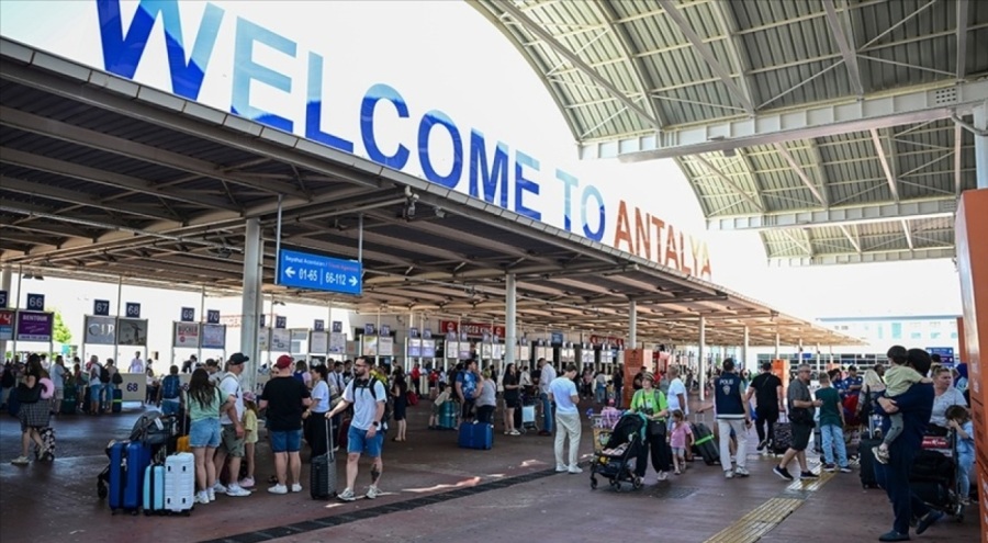 Antalya'ya gelen turist sayısı 14 milyonu geçti