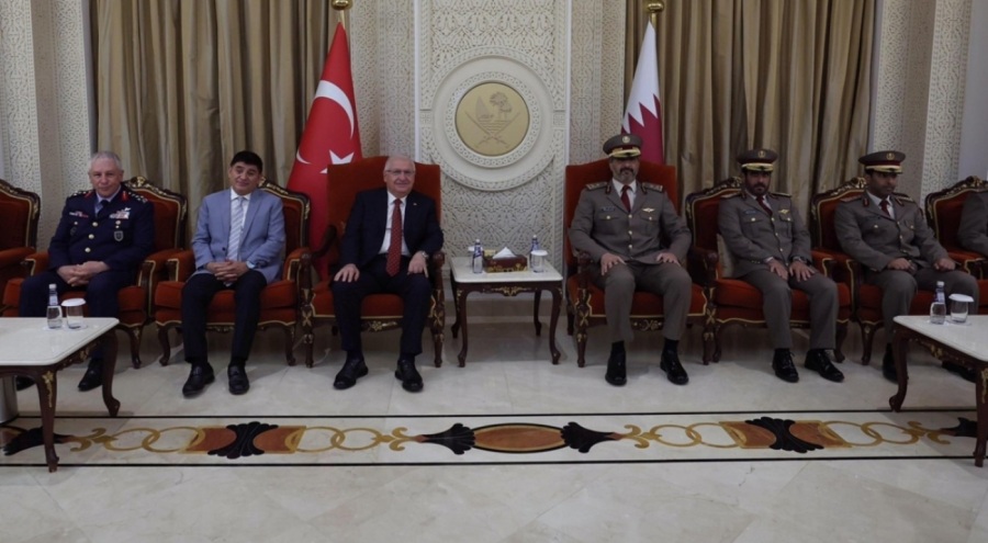 Milli Savunma Bakanı Yaşar Güler Katar'da