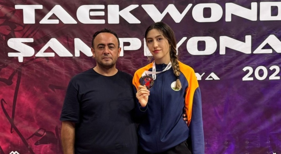 Osmangazi Belediyespor'lu taekwondocudan bronz madalya