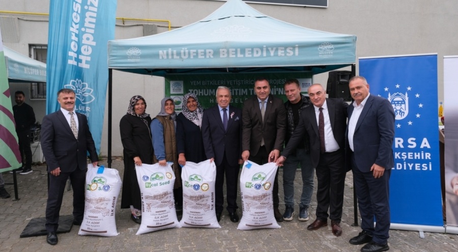 Bursa Nilüfer Belediyesi'nden üreticiye İtalyan çimi tohumu desteği