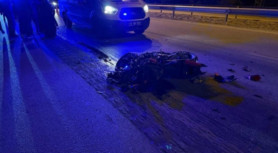 Tıra çarpan motosikletin sürücüsü hayatını kaybetti