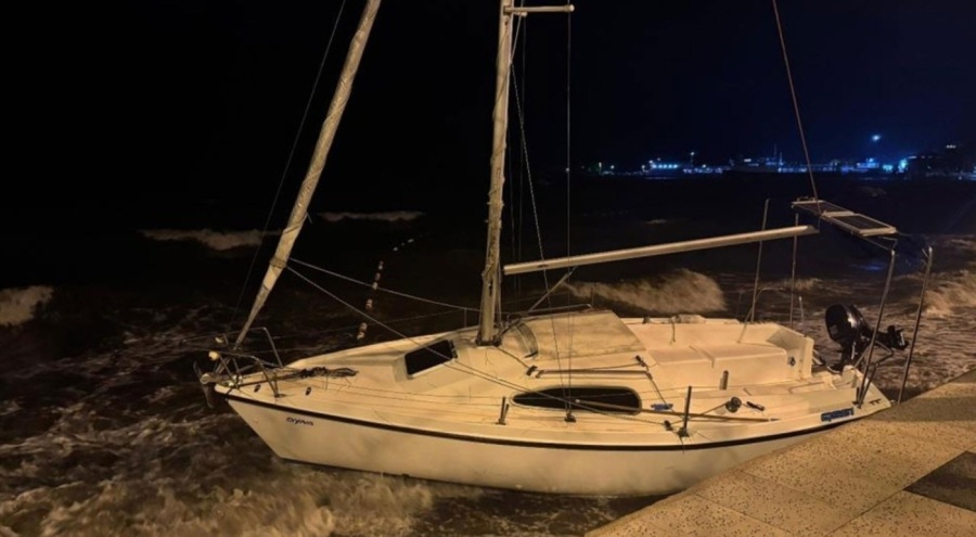 Balıkesir'de şiddetli lodos etkili oldu: Tekneler sürüklendi