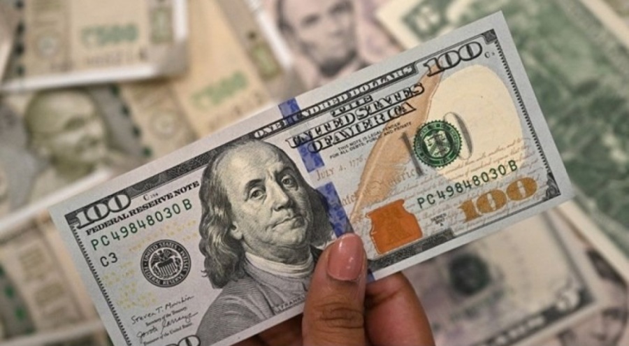 Dolar iki aylık zirveye ilerliyor