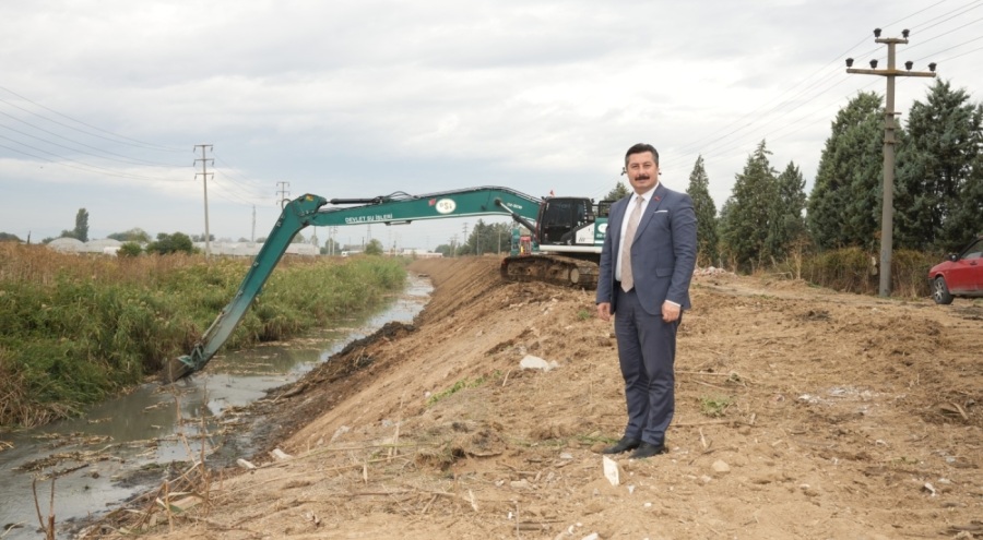 Bursa Yenişehir'de şehir içi kanallarda temizlik çalışmaları başladı