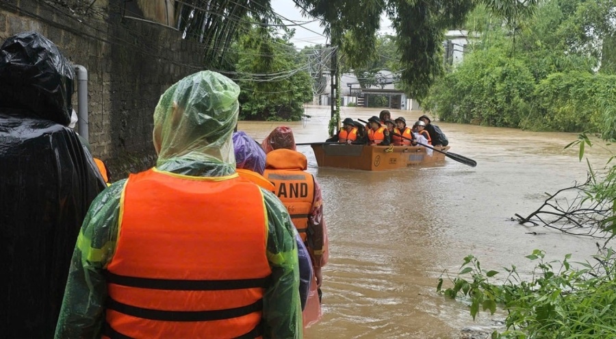 Matmo Tayfunu Vietnam'ı vurdu: 8 ölü, 5 yaralı