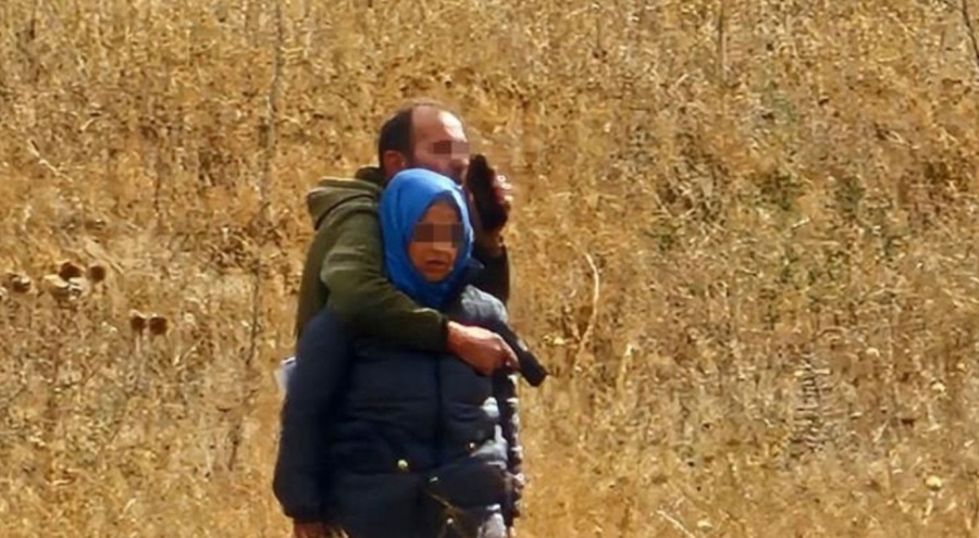 Eski eşini rehin alıp kafasına silah dayadı!