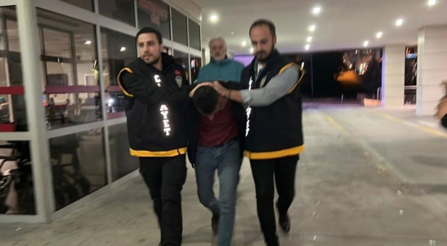 Kucağındaki bebeğine rağmen eski eşini bıçaklayan şahıs yakalandı
