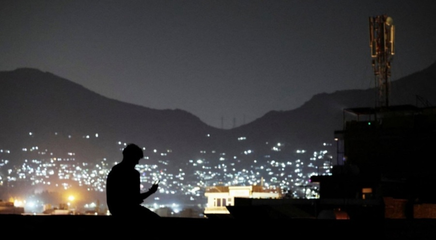 Afganistan'da peş peşe patlamalar!