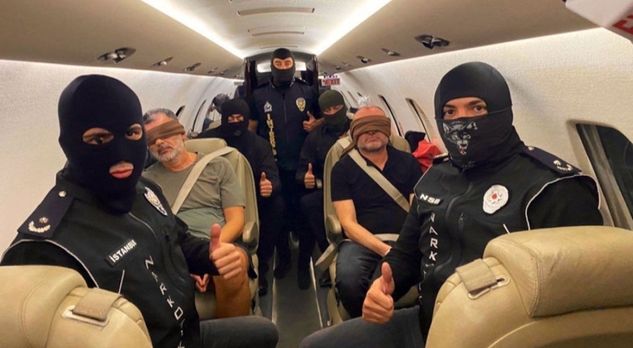 Kırmızı bültenle aranan uyuşturucu baronları BAE'den Türkiye'ye getirildi