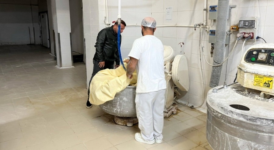 Halk ekmek fabrikasında fare iddiası!