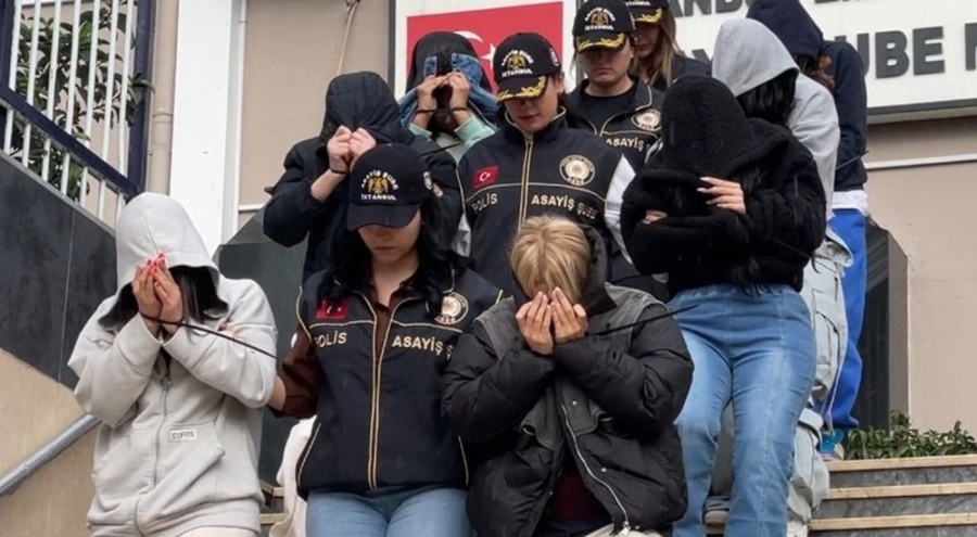 Ahlak polisinden baskın: 14 kadın kurtarıldı