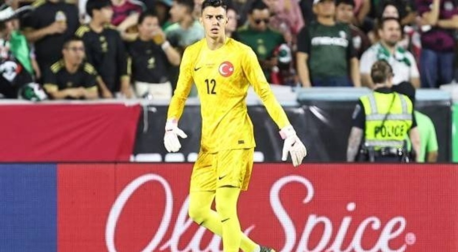 Milli takımda Berke Özer depremi