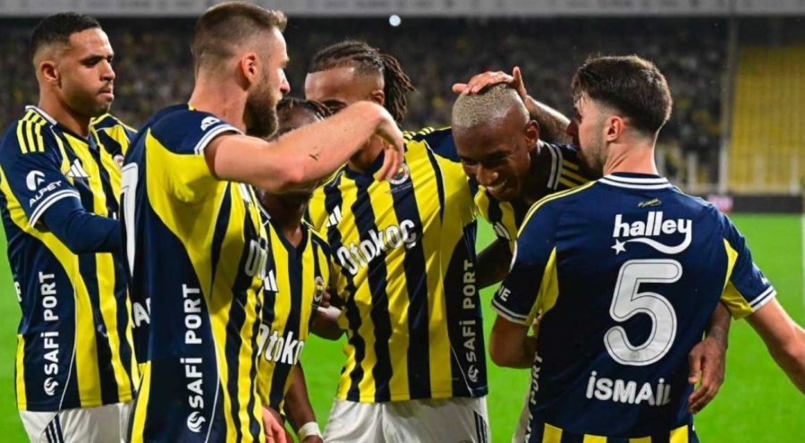 Fenerbahçeli futbolcudan sürpriz imza