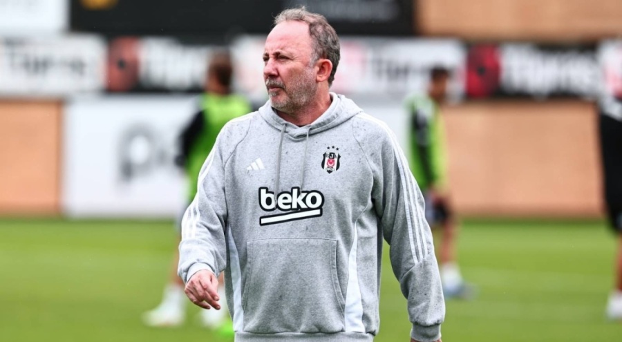 Beşiktaş'ta kaleci krizi: Sergen Yalçın'ın gelişiyle performanslar tartışılıyor