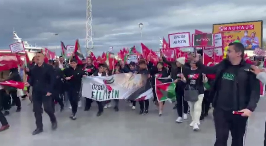 Burgaz Gençlik Derneği'nden Filistin'e destek yürüyüşü