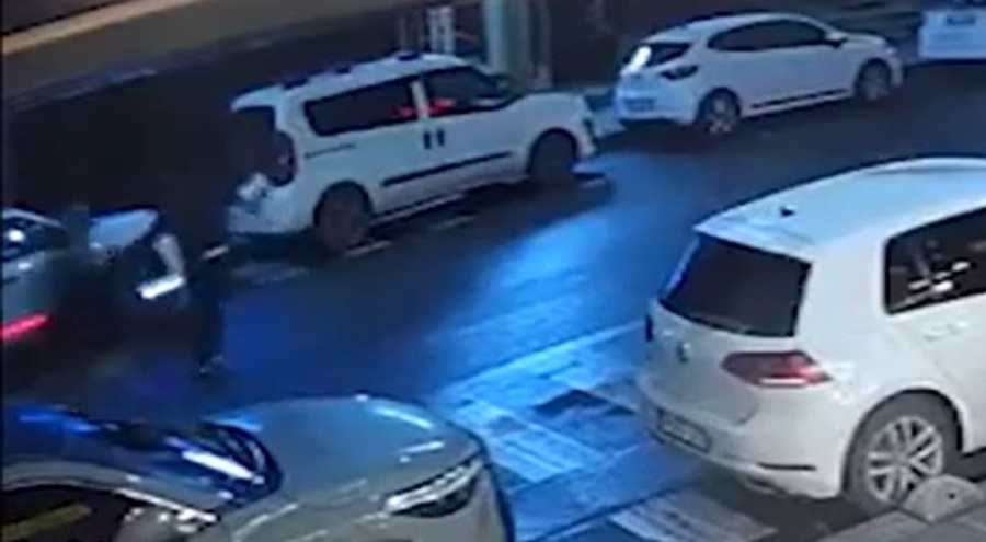 Fırından çıkan yayaya motosiklet çarptı: Sürücü kaçtı