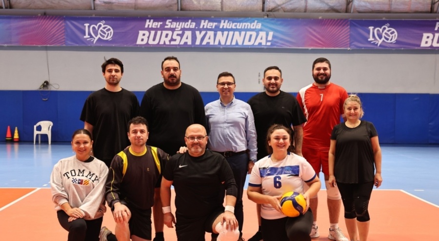 Nilüfer Belediyesi çalışanları "Birimler Arası Voleybol Turnuvası"nda ter döktü