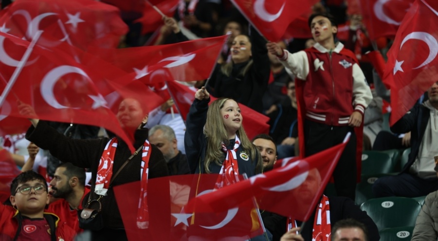 Türkiye-Gürcistan maçı öncesi tribünler doldu