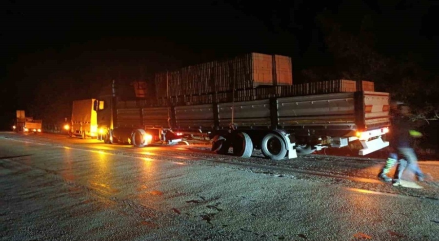 Burdur'da kaza : 1 ölü, 2 yaralı