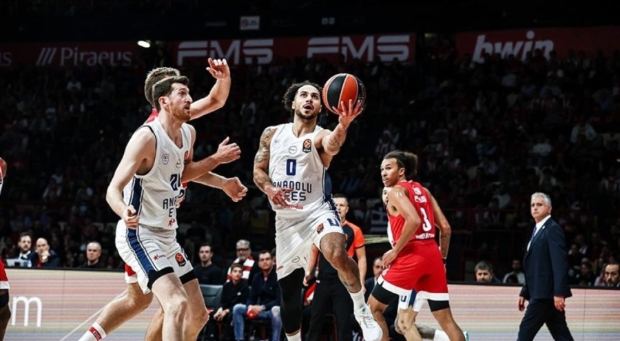 Anadolu Efes, Olympiakos'u 82-78 mağlup etti