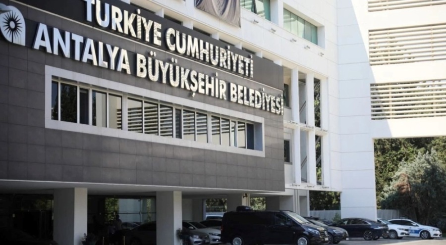 Antalya Büyükşehir Belediyesi'ne operasyon! 6 gözaltı