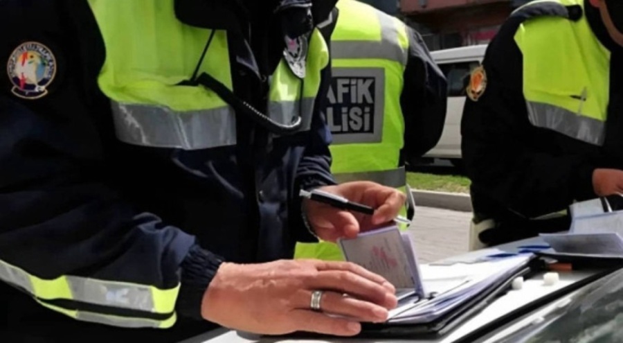 Trafikte yeni dönem başlıyor! Cezalara 24 saat arayla iki kez zam