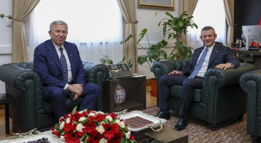 CHP lideri Özel, Mansur Yavaş ile bir araya geldi