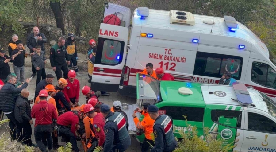 3 gündür kayıp olan yaşlı adamı çoban ayak izlerinden buldu