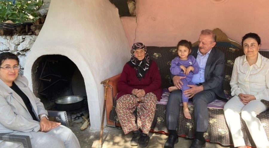 2 padişah, 12 cumhurbaşkanı, 27 başbakan gördü; asırlık çınarın 107'nci yaş günü kutlandı