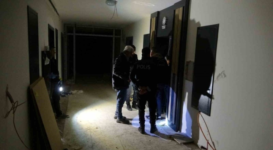 Asansör montajı yaparken 3 metreden düşen işçi ağır yaralandı