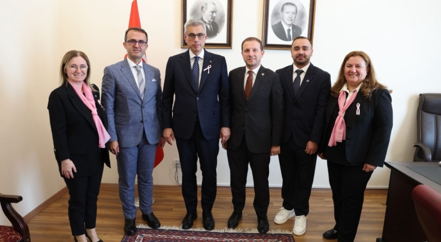 Bursa Kanserle Savaş Derneği'nden Sağlık Bakanı Memişoğlu'na ziyaret