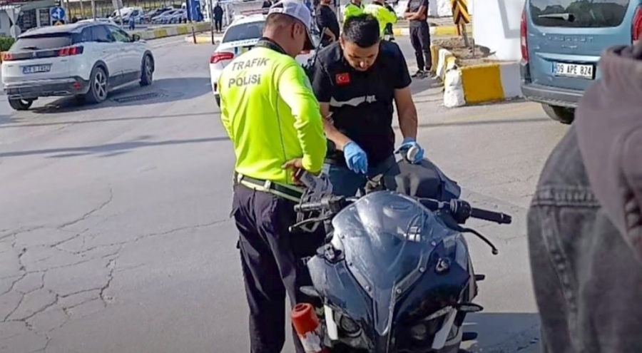 Çaldığı motosikletle kaza yaptı, polisten kaçamadı