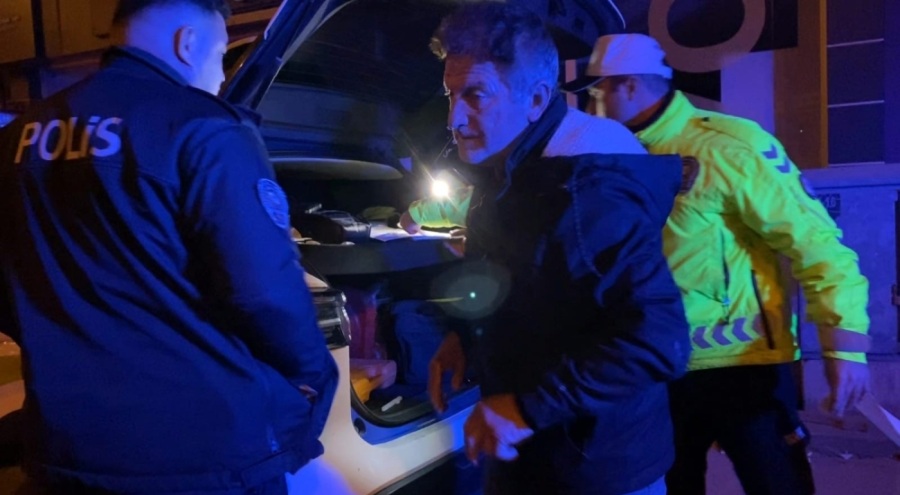 Bursa'da alkollü sürücü ceza yedi, aracını öve öve bitiremedi