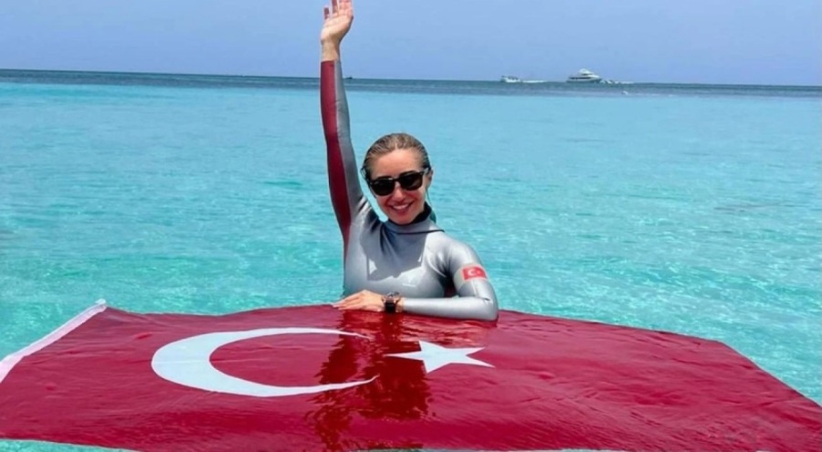 Şahika Encümen dünya rekoru kırdı!