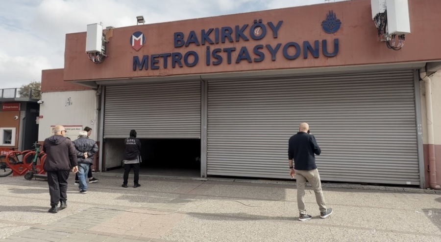 Bakırköy'de metro istasyonunda yolcu raylara atlayarak intihar etti