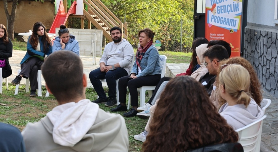Nilüfer'de gençler Üçpınar Mahallesi'nde bir araya geldi