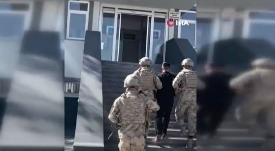 Türk bayrağına ayak basılan paylaşımı beğenen şahıs gözaltında