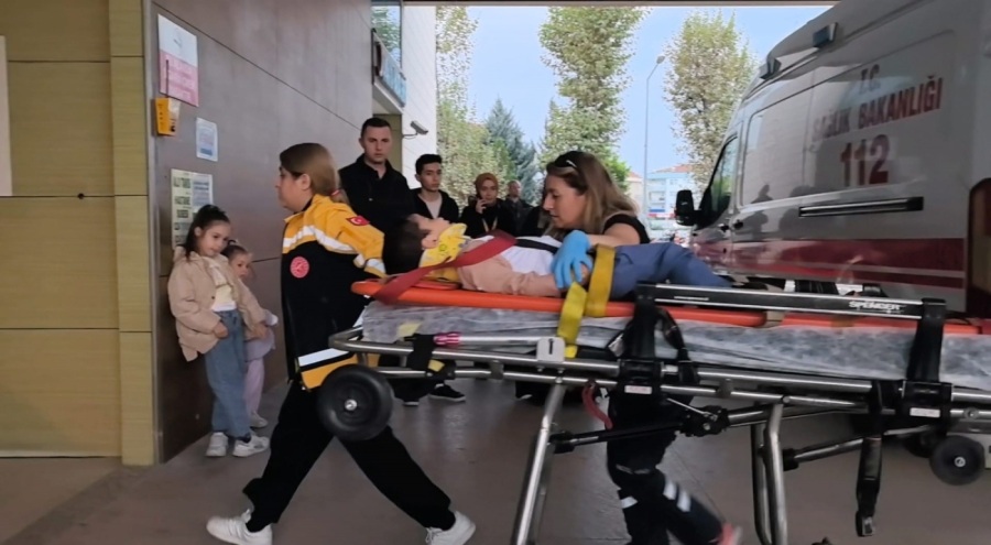 Bursa'da 3. kattan düşen 5 yaşındaki çocuk ağır yaralandı