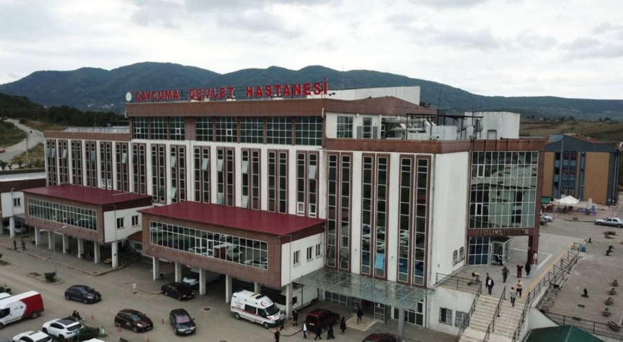Karın ağrısı şikayetiyle hastaneye giden 16 yaşındaki kız çocuğu doğum yaptı!