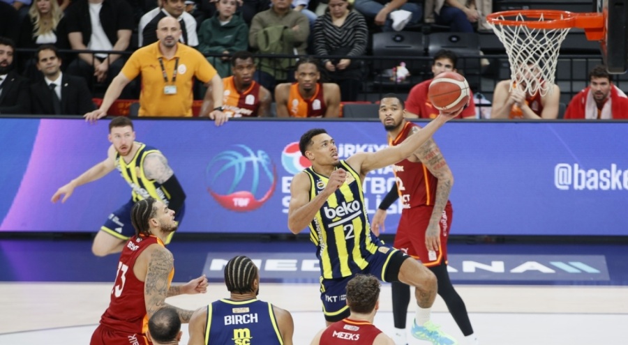 Basketbol Süper Ligi derbisinde Fenerbahçe, Galatasaray'ı 85-76 mağlup etti