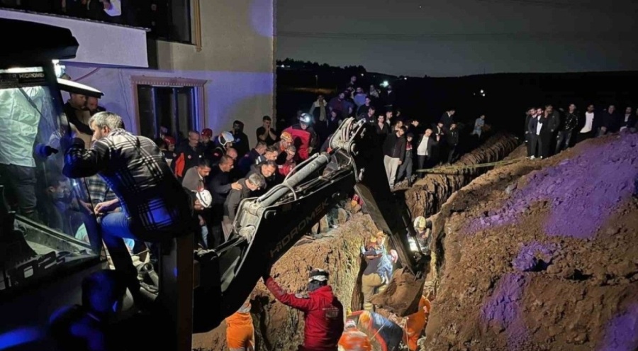 Bursa'da göçük altında kalarak hayatını kaybeden iki kardeş toprağa verildi