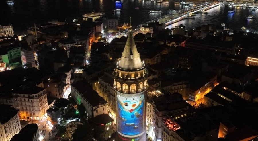 Galata Kulesi'ne "Sıfır Atık Forumu" çerçevesinde çevre temalı görseller yansıtıldı