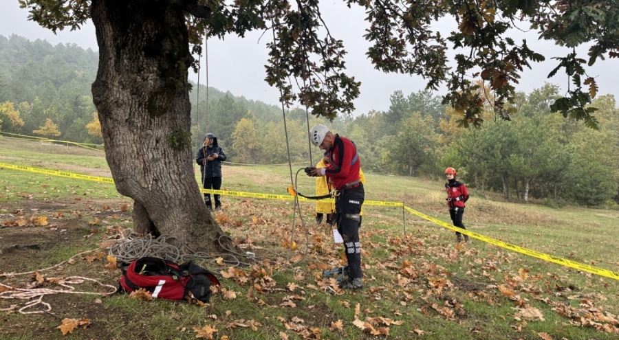Bursa'da AFAD Akredite Arama Kurtarma Ekipleri Macera Takım Yarışması düzenleniyor